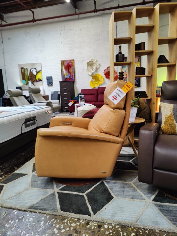 American Leather Felix Recliner (Raleigh Location) - Image 2