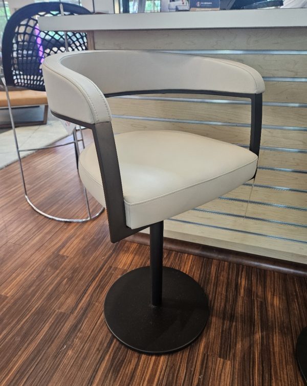 Elite Modern Helix Barstool (Raleigh Location)