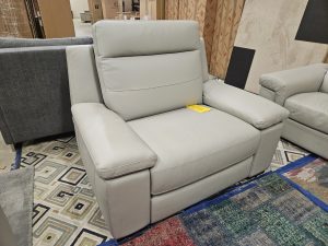 Max Divani Oliver Power Recliner