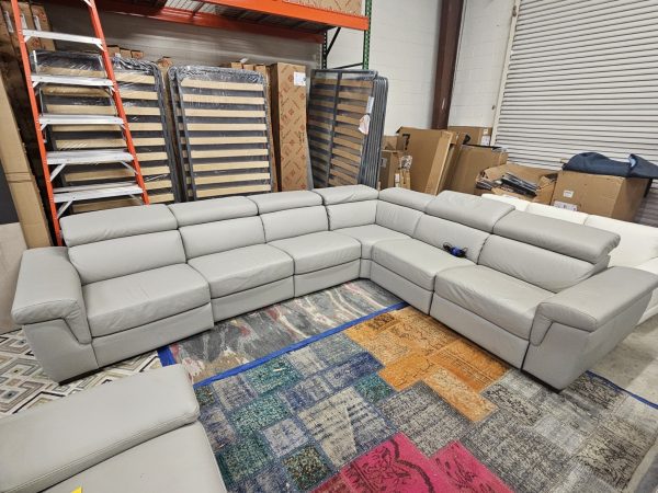 MaxDivani Yama Power Sectional